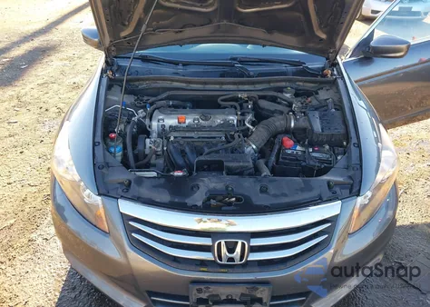 2011 Honda Accord 2.4 Ex-L z USA, uszkodzony, nr VIN 1HGCP2F87BA105568